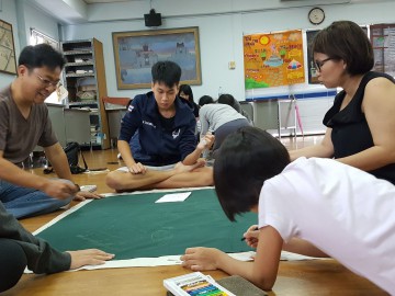 อาสาสร้างสื่อการเรียนรู้บนผืนผ้า 10 มี.ค. 62 Volunteer to Create Learning Material on Canvas – in Thailand March, 10,19